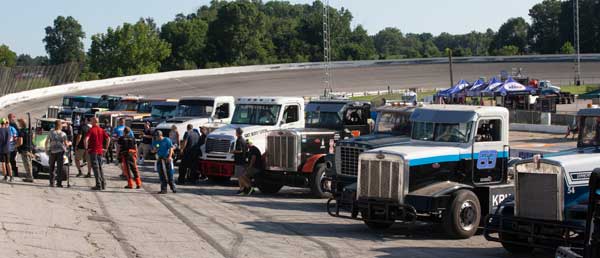 16 race trucks
